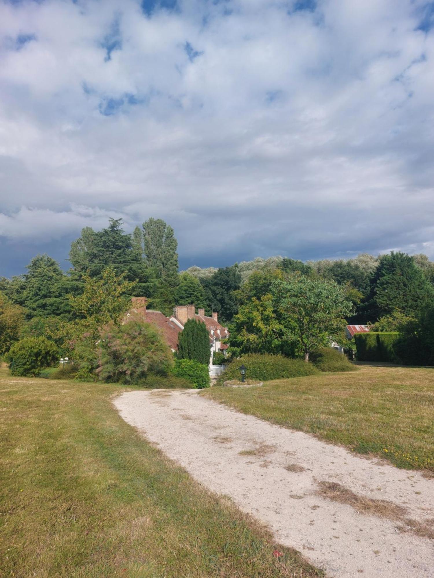 Trainefeuilles - Chambres D'Hotes Proche Zoo De Beauval Le Controis-en-Sologne Exterior photo